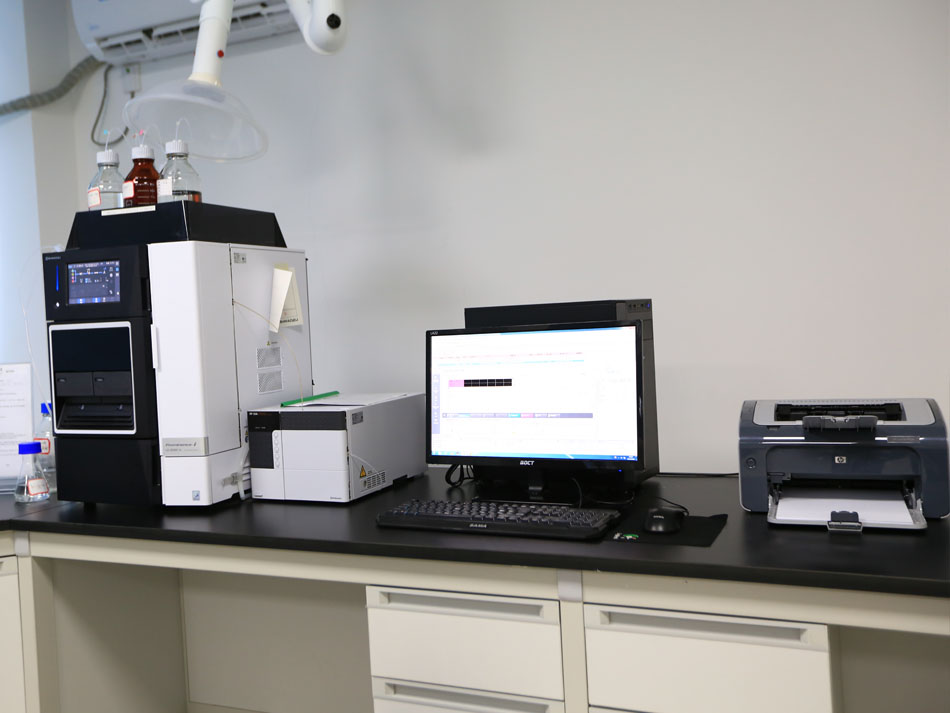 液相色谱仪 用于食品添加剂、防腐剂、甜味剂等的分析设备.JPG